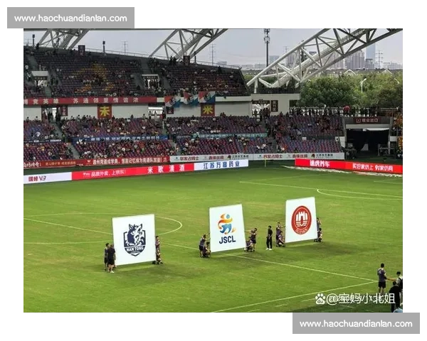 巴塞罗那迎战劲敌全力冲击胜利 球迷热情高涨全场助威